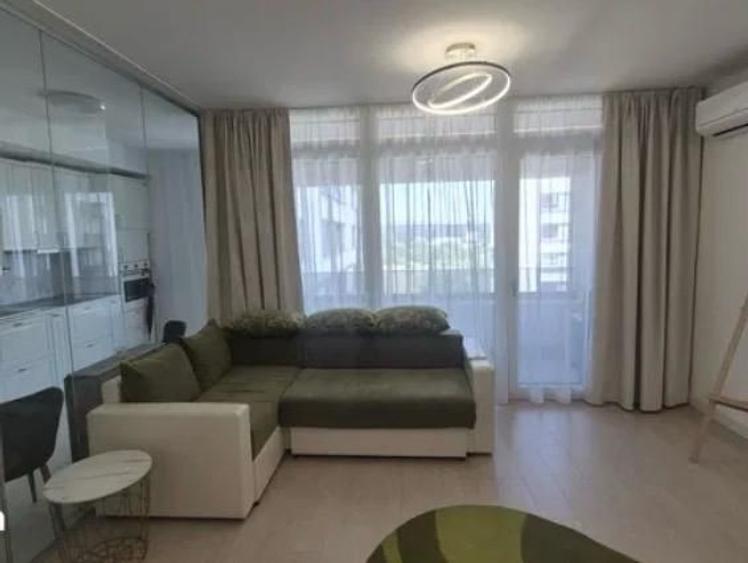 Apartament cu 2 camere semidecomandat, mobilat în Jiului