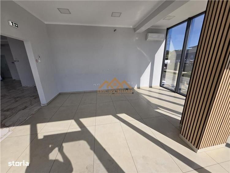Spațiu comercial, de 210 mp, în Central