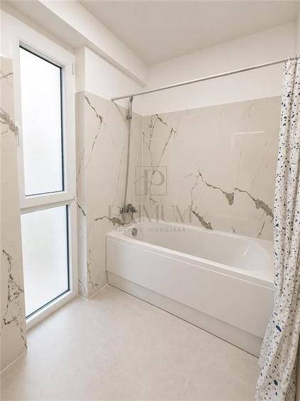 Apartament cu 3 camere decomandat în Aradului
