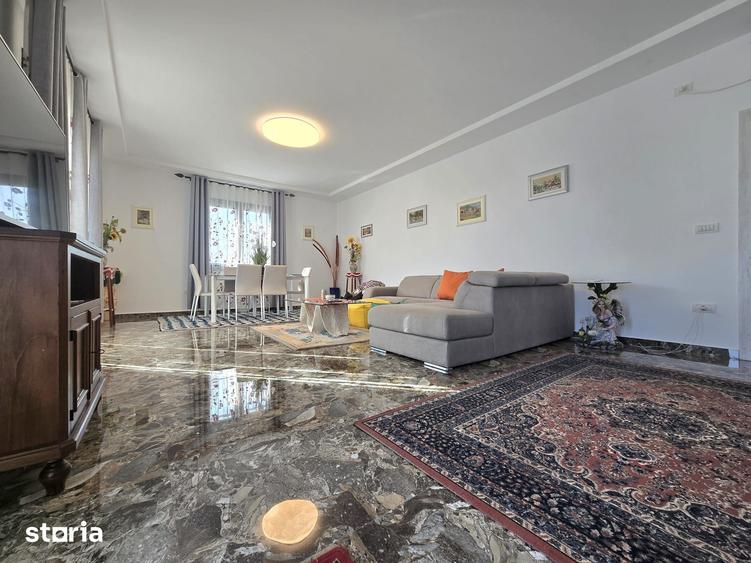 Casă cu 6 camere cu Teren 2000 Mp în Central