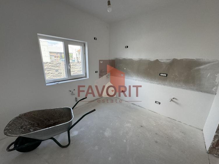 Duplex cu 5 camere cu Canalizare în Girocului