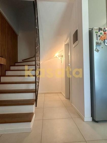 Duplex cu 6 camere cu Canalizare în Nord