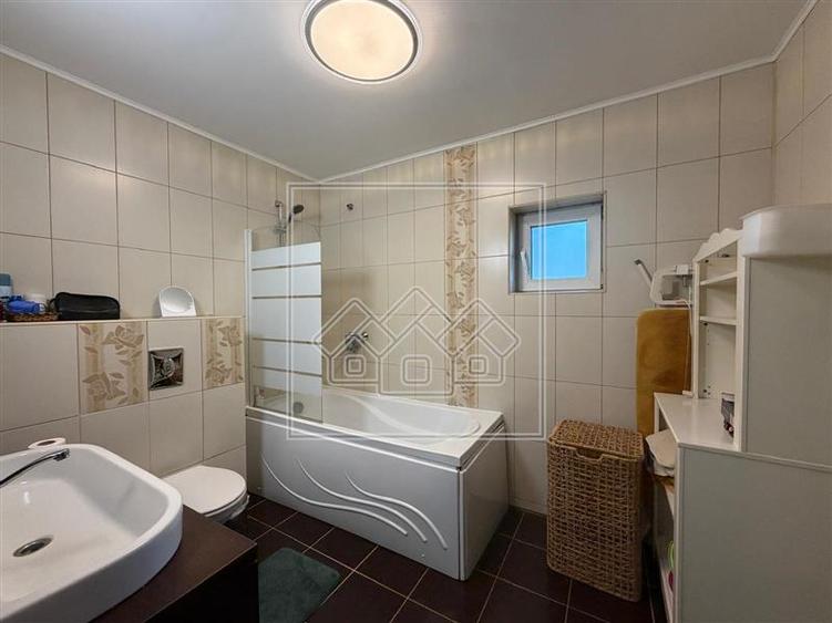 Ap modern, cu 3 camere, balcon - Zona Lazaret - 10
