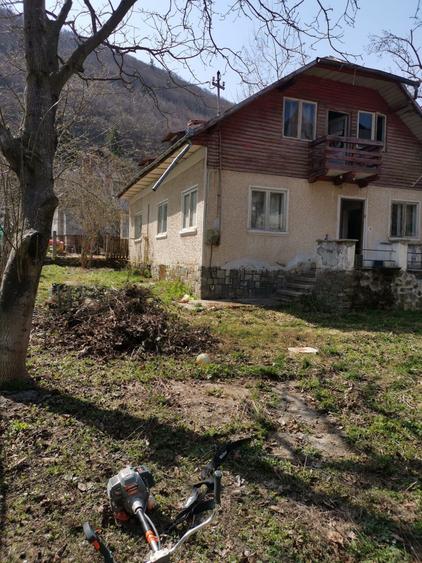 Teren de 102 mp, în Central