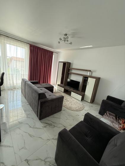 Apartament cu 3 camere semidecomandat în Mihai Bravu