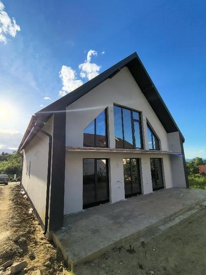 Casă individuală cu 4 camere cu Canalizare în Bran