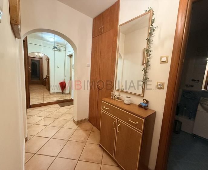 Apartament cu 3 camere decomandat în Grivița