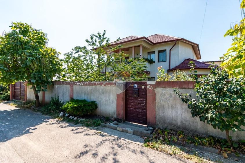 Casă individuală cu 5 camere cu Teren 500 Mp în Păulești