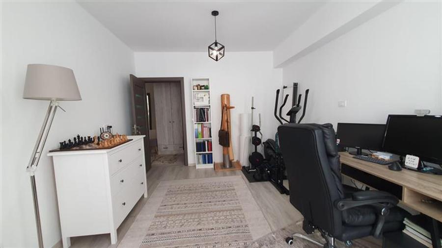 Apartament cu 3 camere decomandat, mobilat în Burdujeni