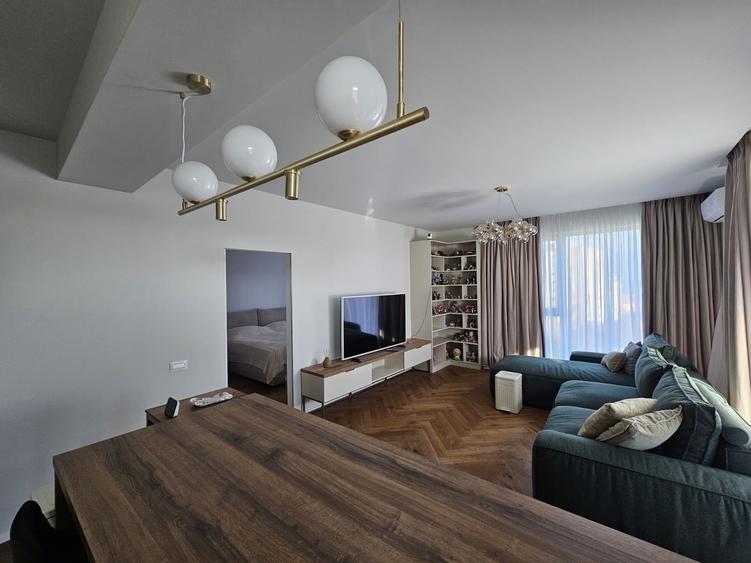 Apartament cu 3 camere decomandat în Faleza Nord
