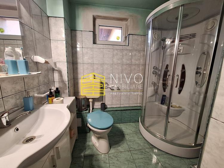 Casă individuală cu 6 camere cu Canalizare în Central
