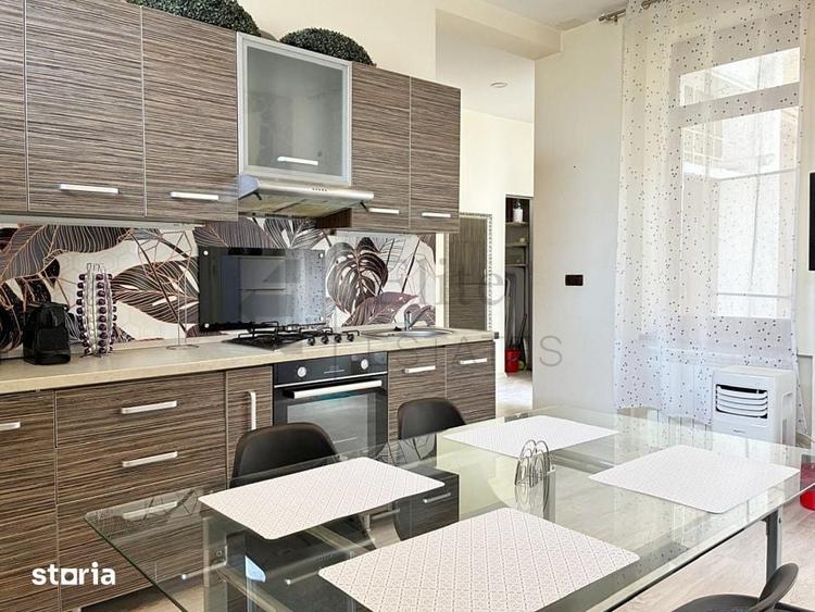 Apartament cu 3 camere decomandat în Central