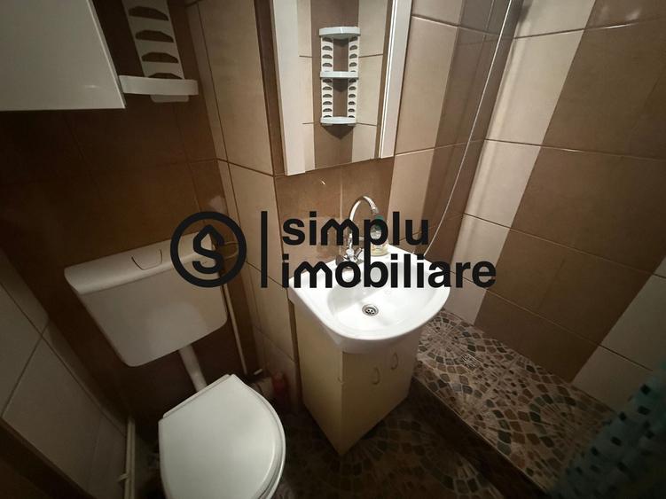 Apartament cu 3 camere semidecomandat, mobilat în Craiovița Nouă