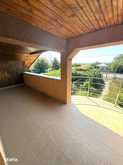 Casă cu 6 camere cu Teren 1600 Mp în Călugăreni