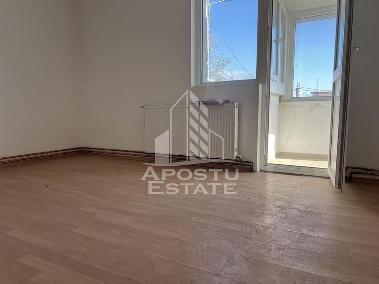 Apartament cu 3 camere decomandat în Giarmata