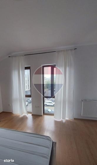 Apartament cu 2 camere decomandat în Tractorul