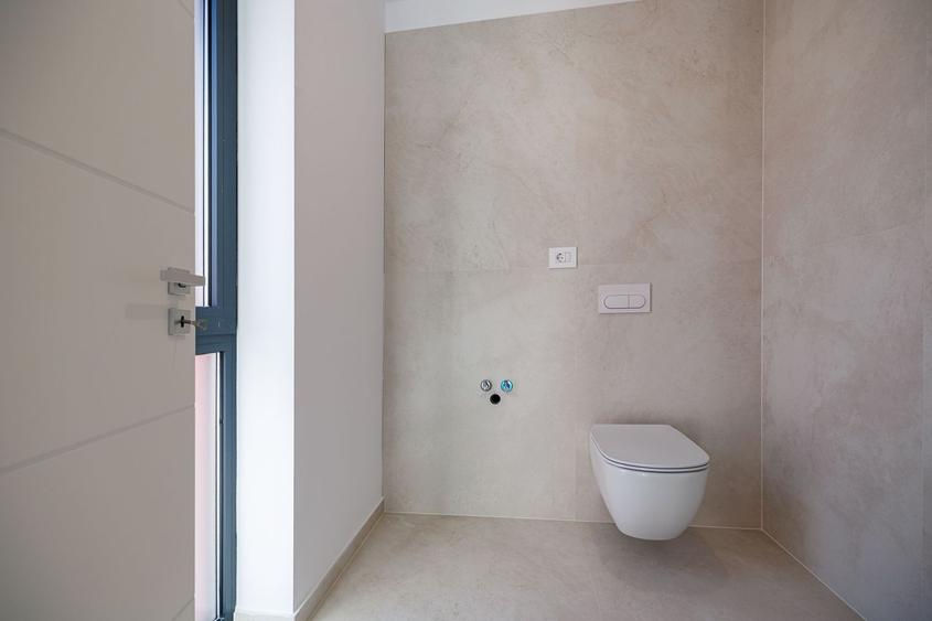 Apartament cu 3 camere decomandat în Braytim