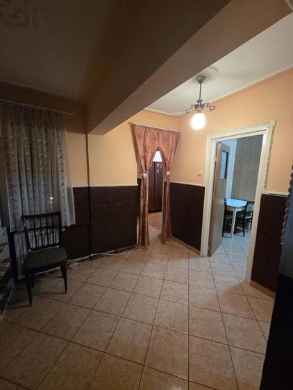 Apartament cu 3 camere decomandat în Colentina