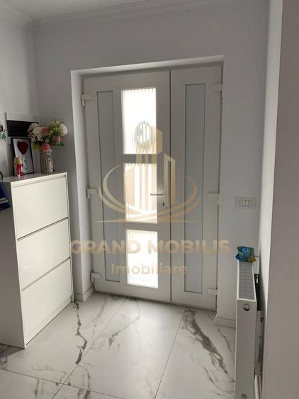 Duplex cu 3 camere cu Canalizare în Sânandrei
