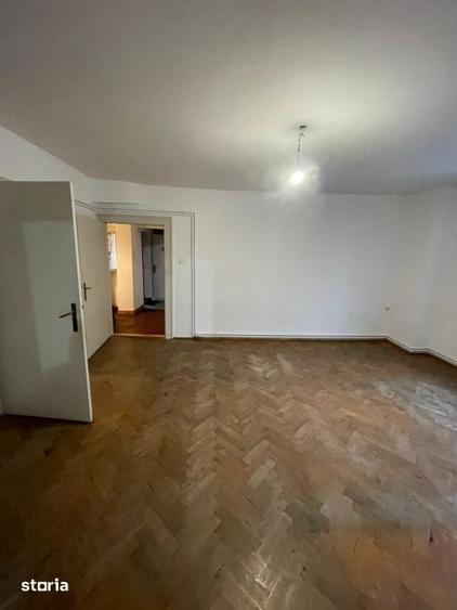 Apartament cu 3 camere în Andrei Mureșanu