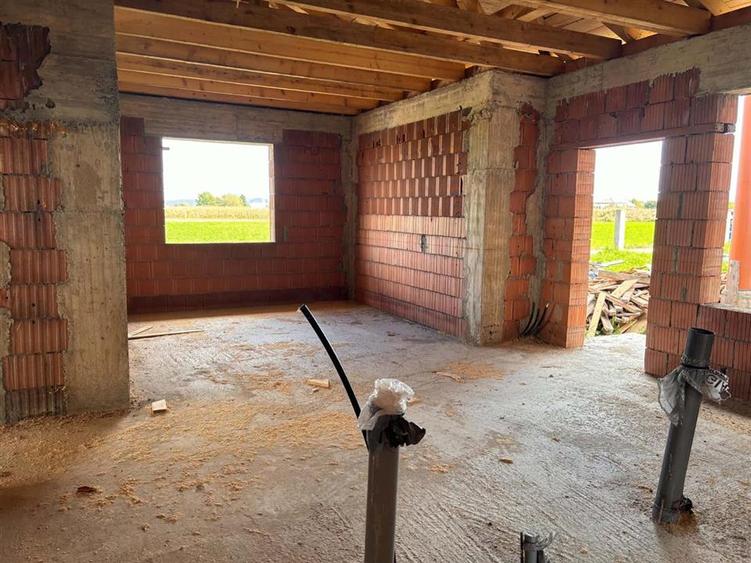 Duplex cu 3 camere cu Teren 500 Mp în Stupini