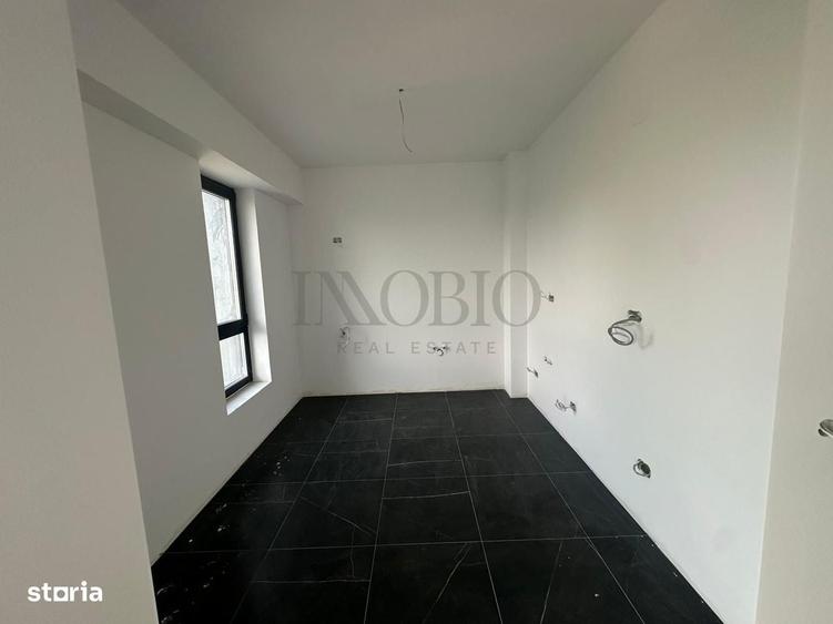 Apartament cu 3 camere semidecomandat în Sisești