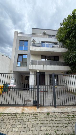 Apartament cu 3 camere semidecomandat în Banu Manta
