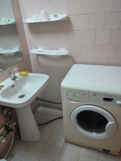 Apartament cu 3 camere semidecomandat în Drumul Taberei
