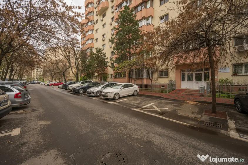 Garsonieră decomandată în Nerva Traian