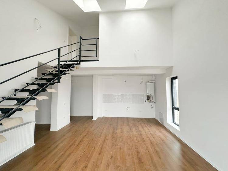 Apartament cu 3 camere decomandat în Girocului
