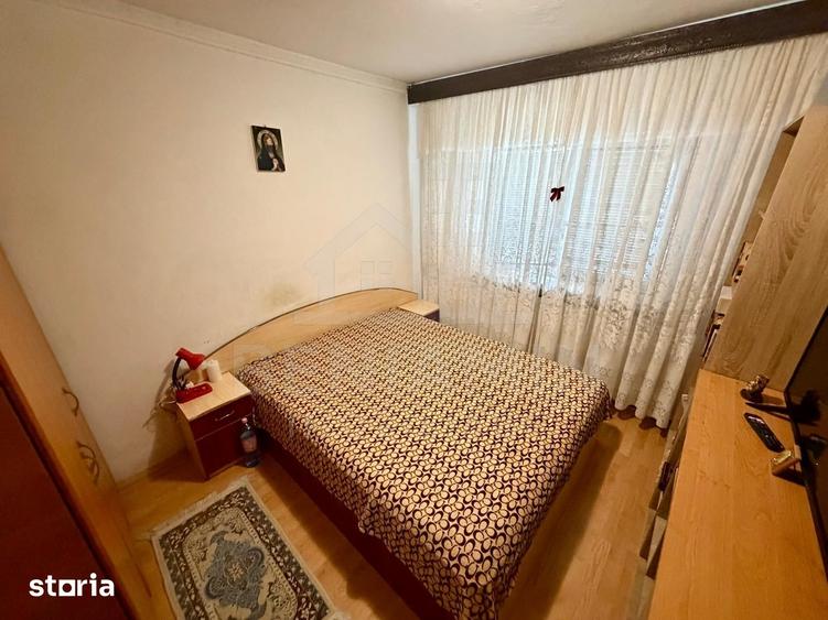 Apartament cu 4 camere în Craiovița Nouă