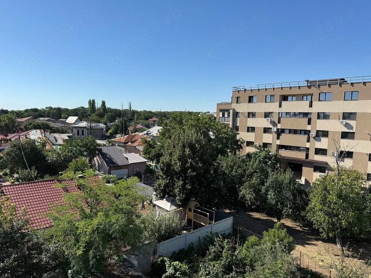 Apartament cu 4 camere decomandat în Central