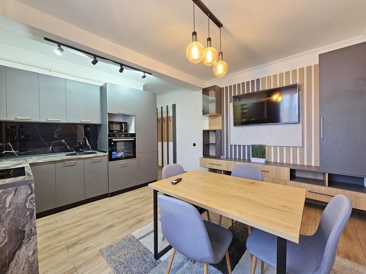 Apartament cu 2 camere semidecomandat, mobilat în Central