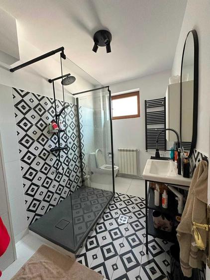 Apartament cu 3 camere semidecomandat în Ultracentral