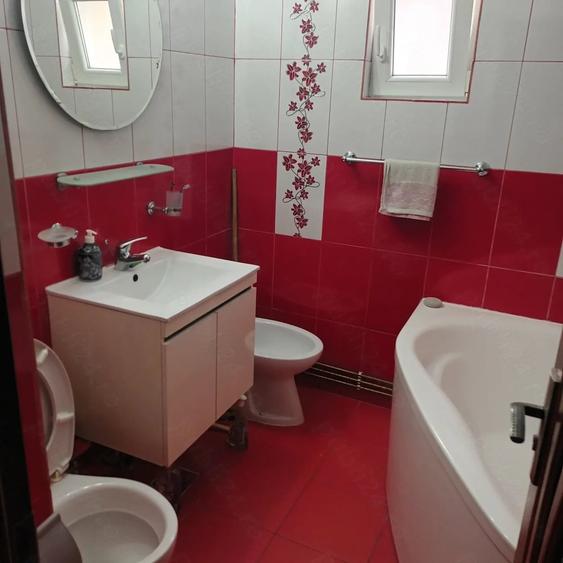 Apartament cu 2 camere decomandat în Ostroveni