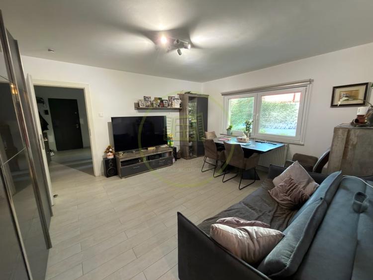 Apartament cu 2 camere semidecomandat, mobilat în 1 Mai