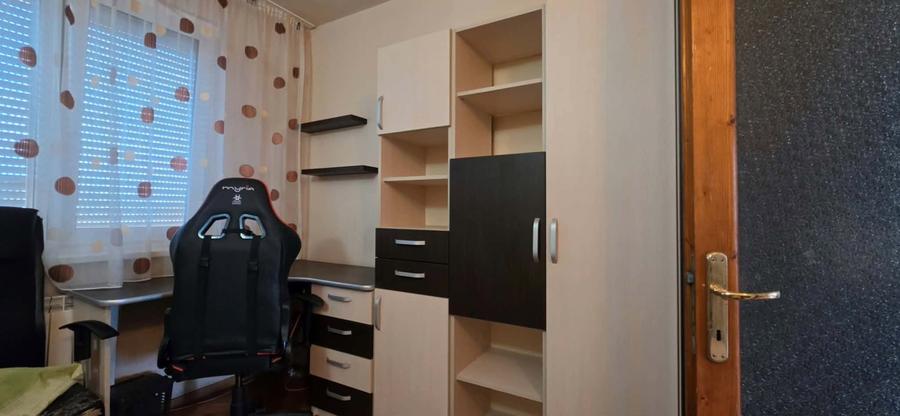 Apartament cu 3 camere decomandat în Cantemir