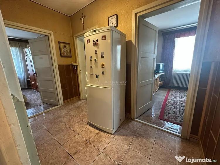 Apartament cu 3 camere decomandat în Luncă