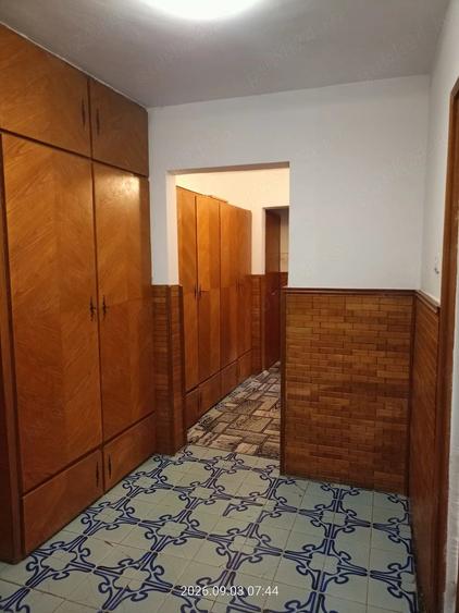 Apartament cu 3 camere decomandat în Vest