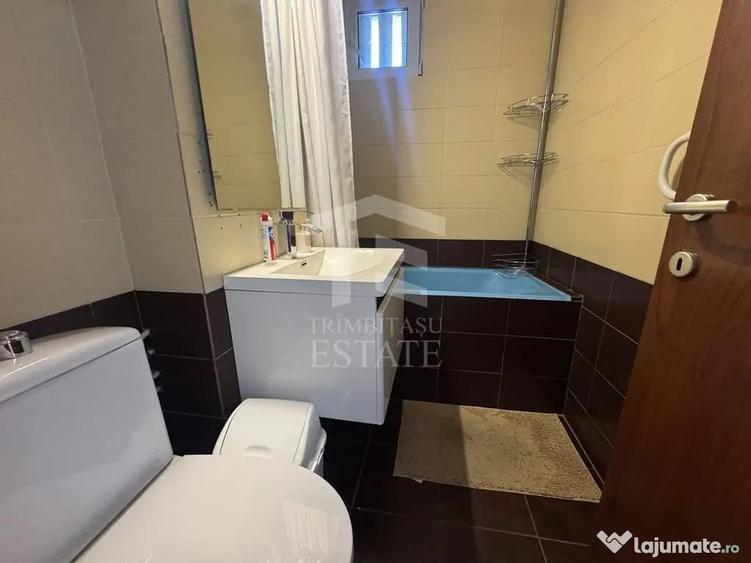 Apartament cu 3 camere semidecomandat în Tei