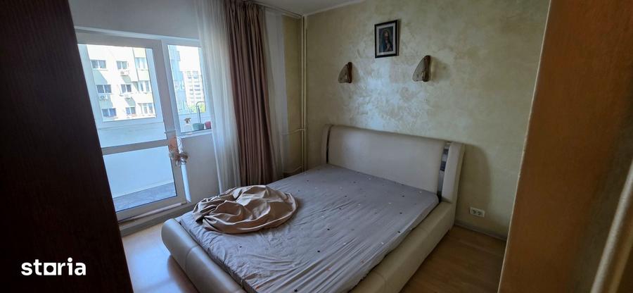 Apartament cu 3 camere decomandat în Crângași