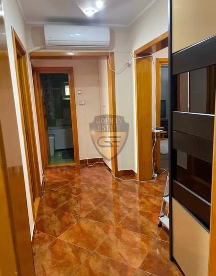 Apartament cu 4 camere decomandat în Faleza Nord