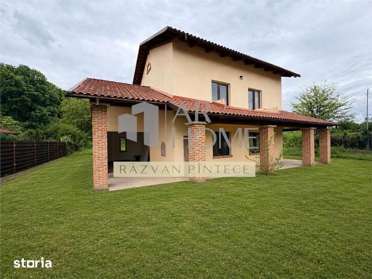Casă cu 4 camere cu Teren 500 Mp în Blejoi