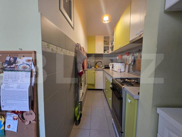Apartament cu 3 camere semidecomandat, mobilat în Semicentral