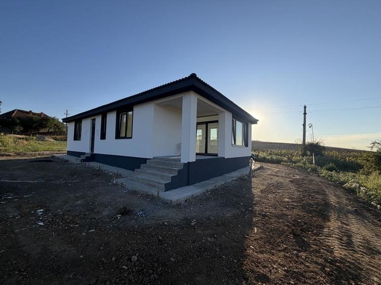 Casă cu 3 camere în Hidiș