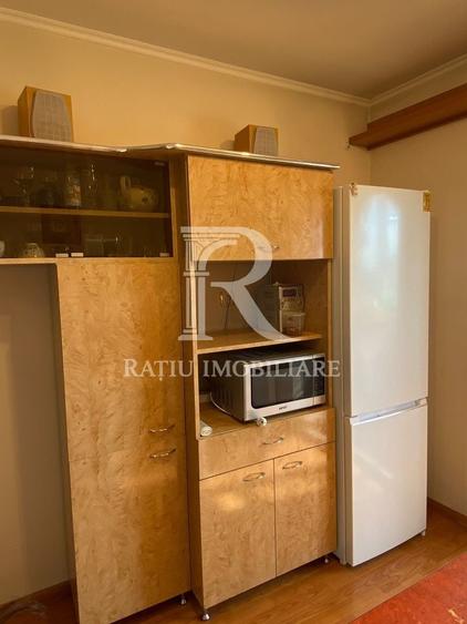 Apartament cu 3 camere decomandat, mobilat în Nufărul