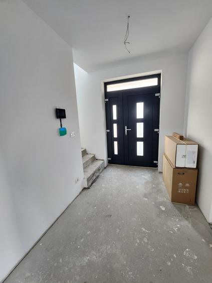 Duplex cu 4 camere cu Canalizare în Dumbrăvița