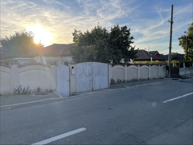 Casă cu 4 camere în Central