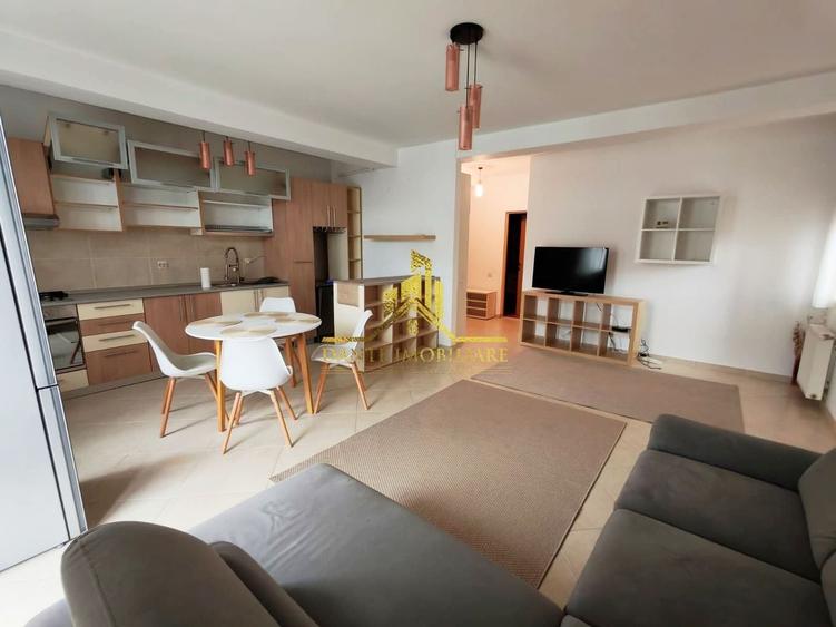 Apartament cu 2 camere semidecomandat, mobilat în Bună Ziua