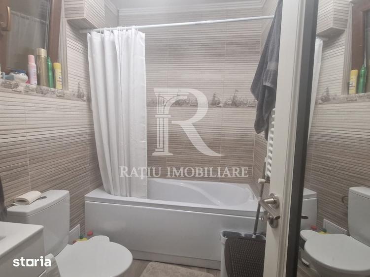Apartament cu 3 camere decomandat în Oncea